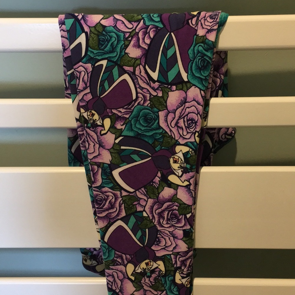 LULAROE OS DISNEY LEGGINGS ALICE IN WONDERLAND